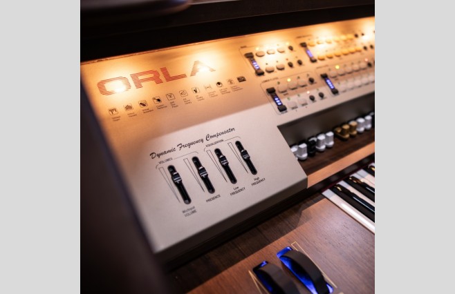 Orla GT9000 Organ, Used - All Inclusive Top Grade Package (SN:07070815) - Image 9